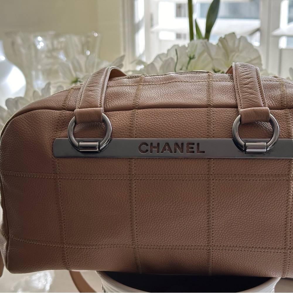 🥳Authentic Chanel Dark Tan Caviar Leather Handbag.